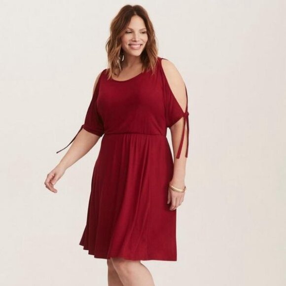 Women’s torrid 1 Red Cold Shoulder Jersey Skater Dress - Picture 2 of 13